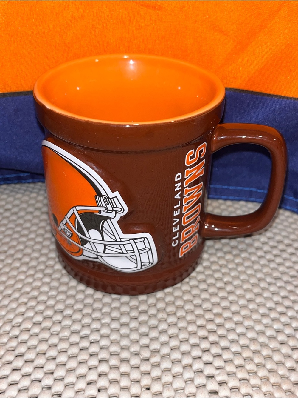 Vtg NFL Cleveland Browns 14oz Coffee Mug Ceramic Brown Orange Raised 3-D Helmet